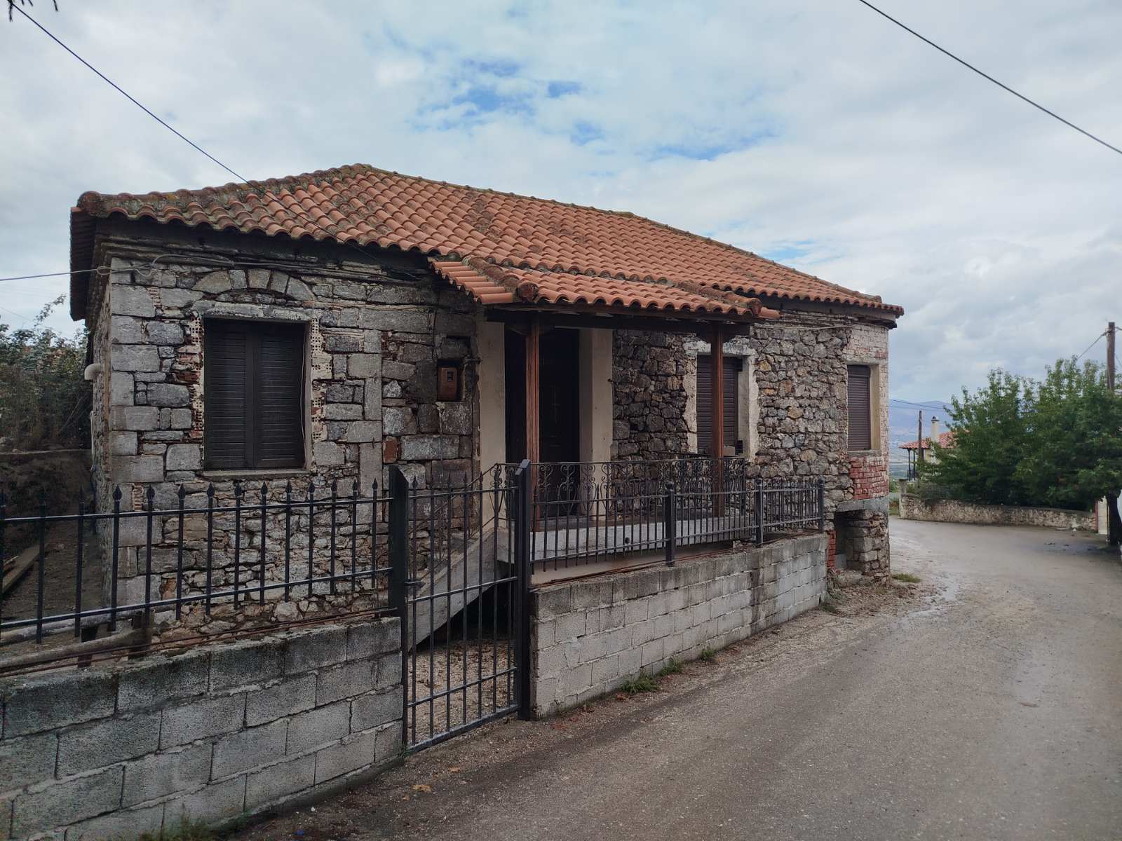 Μετά την αμμοβολή σε κατοικία